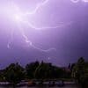 Dode en zes gewonden bij zwaar onweer in oosten van Frankrijk