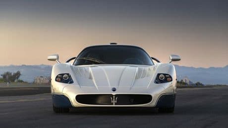 El Maserati MC12 Stradale bate récords y entra en la historia con una venta millonaria