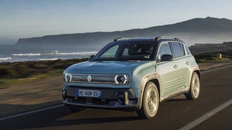 Primera prueba del Renault 4 E-Tech: por si el R5 se le quedaba pequeño