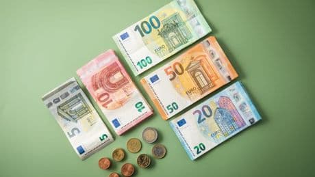 Sparzins-Vergleich: Festgeld stabil, Tagesgeld verliert