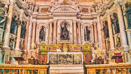 Una joya del siglo XV sale a la luz en la Catedral de Nápoles