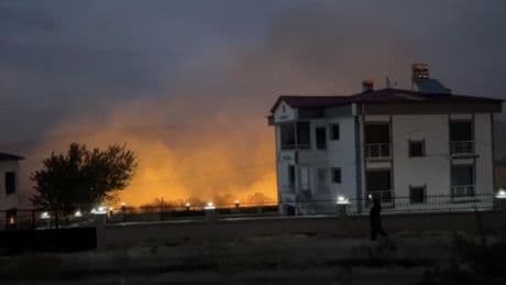 Elazığ’da anız yangını: Alevler yerleşim yerlerine yaklaştı