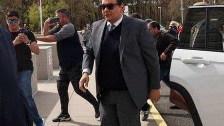 El excongresista de Estados Unidos George Santos es condenado a más de 7 años de cárcel por fraude
