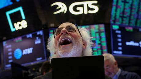 La tormenta arancelaria deja a reyes del dividendo con potenciales de hasta el 60% en Bolsa