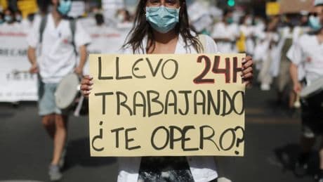 Los médicos rechazan el borrador de Estatuto Marco de Sanidad: solo rebaja tres horas su jornada semanal y lo ven &quot;restrictivo&quot;