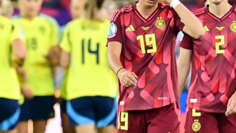 Gruppensieg verspielt: Rote Karte und vier Gegentore – DFB-Frauen verlieren historisch