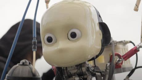 Italia crea el primer robot humanoide capaz de volar, pero no está dando que hablar por eso