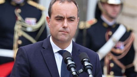 Sébastian Lecornu promete sacar a Francia de la crisis con "rupturas en el fondo" y "no solo en la forma"
