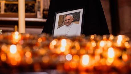 Tod von Franziskus: Trauerbeflaggung in Hessen nach Tod des Papstes
