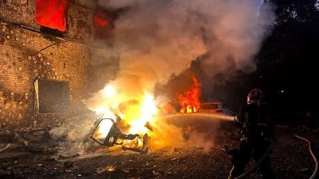 Guerre en Ukraine, jour 1237 : livraison de systèmes de défense antiaérienne, envoyé spécial américain à Kiev