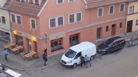 Vater und Sohn aus U-Haft entlassen  - Männer entführten Mädchen (16) für Zwangsheirat
