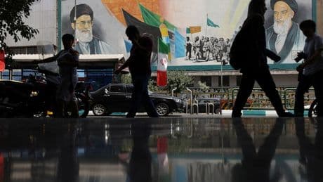 Kämpfe zwischen Iran und Israel: Waffenruhe auf der Kippe