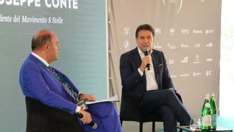 Conte e la Puglia: «Ok Decaro ma serve rinnovamento»