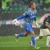 Fußball: Bundesliga-Spiel in Wolfsburg wegen Gewitters unterbrochen