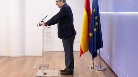 El PSOE aparca la 'ley Begoña' y el traspaso de la migración a Catalunya ante la falta de apoyos en el Congreso