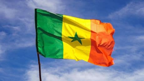 Néocolonialisme : après un siècle et demi de présence, l’armée française quitte (enfin) le Sénégal