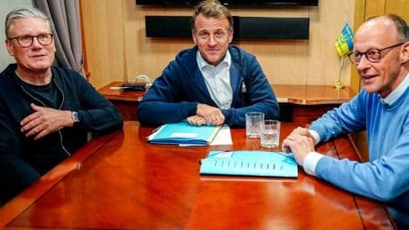 Krieg in der Ukraine: Merz, Macron und Starmer in Kiew eingetroffen