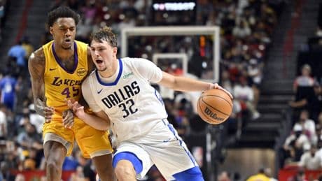 El número uno Cooper Flagg no tiene el estreno soñado en la NBA