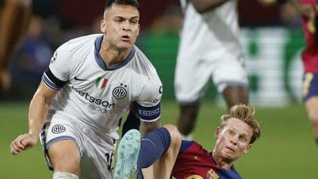 Lautaro infortunato, l'attaccante dell'Inter sostituito contro il Barcellona: come sta e cosa è successo