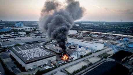Essen: Brand am Stadthafen – Bürger sollen Fenster schließen