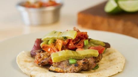 Esta es la historia de los tacos más famosos del mundo: la tradición de los tacos al pastor