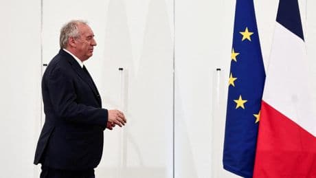 La posible caída del Gobierno de Bayrou dispara la prima de riesgo de Francia y eleva la brecha con España a máximos