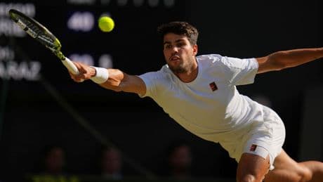Titelform: Alcaraz locker ins Wimbledon-Halbfinale