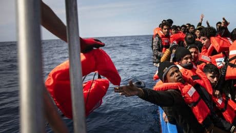 Mittelmeer | Zivile Seenotrettung: Leben retten statt Schiffe versenken