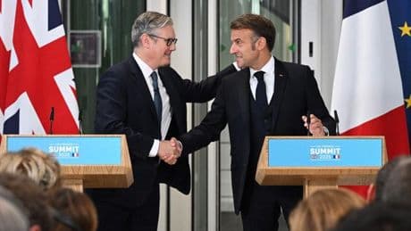 Paris et Londres s’accordent sur un “projet pilote” d’échange de migrants