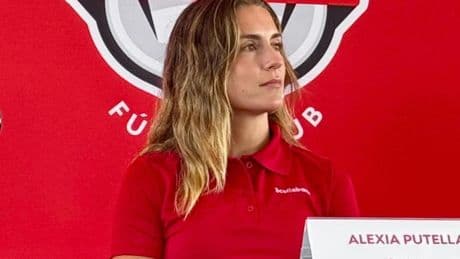 Alexia exporta su grandeza a México para ayudar a 100 niñas a través de su fundación