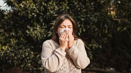 Brits urged to follow simple 30-second task every day this week to avoid hay fever
