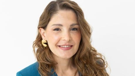 Samanta, doctora del sueño con 18 años de experiencia, tajante: "Para dormir en verano hay que cenar gazpacho, y de postre..."