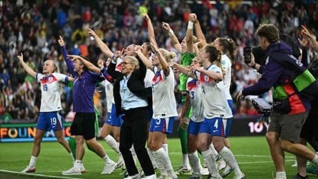 Sarina Wiegman flikt het weer: Engeland prolongeert Europese titel na strafschoppen tegen Spanje