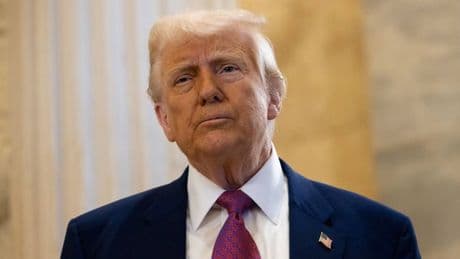 Trump, AB'ye uygulanacak yüzde 50'lik tarifeyi erteledi