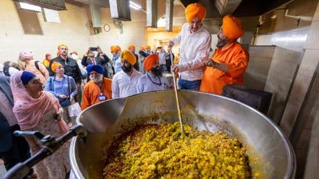 Ach du Scheiße - Indien-Reise abgebrochen! Söder hat Magen
