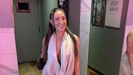 Holidaymaker shames 'smelly' Ryanair passenger for 'cheesy' feet under her seat