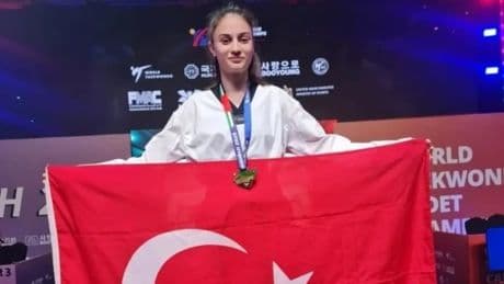 Dünya Yıldızlar Tekvando Şampiyonası'nda Sena Yılmaz altın madalya kazandı