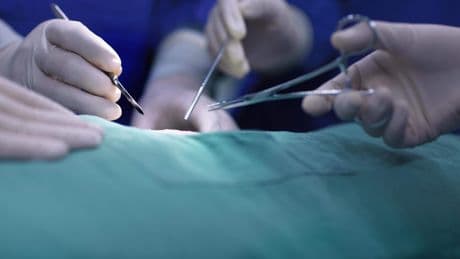 Madagaskar past nieuwe wet voor het eerst toe: man veroordeeld tot castratie na verkrachting kind (6)