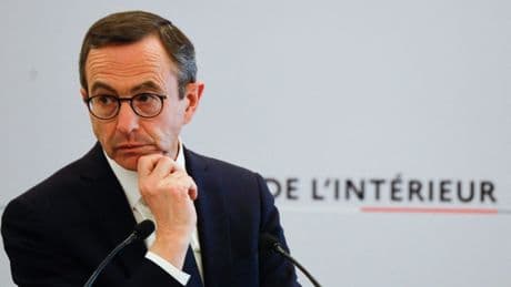 Immigration : Après les régularisations, Bruno Retailleau s’en prend à la naturalisation dans une nouvelle circulaire