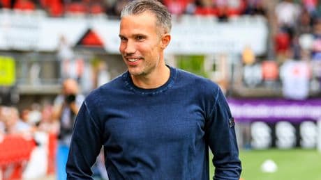 LIVE Eredivisie: leidend Feyenoord moet tegen Heerenveen met tien man verder na rood van uitblinker Hadj Moussa