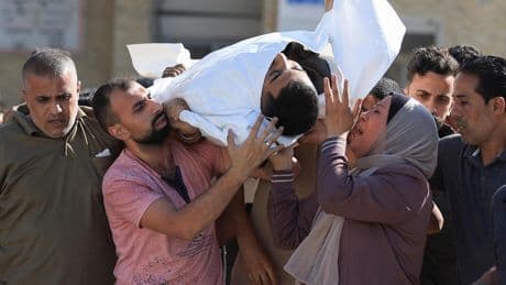 Israel mata al menos a 62 palestinos en Gaza, siete de ellos mientras acudían a buscar comida, en menos de 24 horas