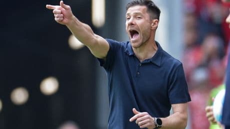 Xabi Alonso coge un Ferrari estrellado