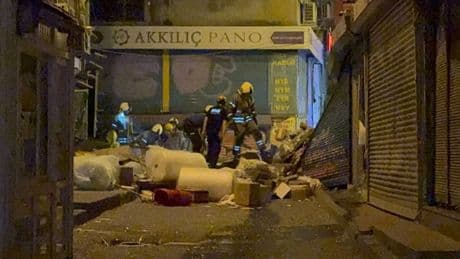 SON DAKİKA | Beyoğlu'nda korkutan patlama! Bir bina kısmen çöktü
