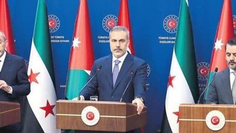 ‘YPG Suriye için bir tehdit’