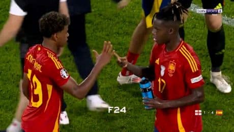 Lamine Yamal, Nico Williams'a 'gel gel' yaptı