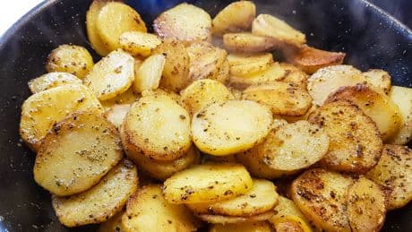Nie wieder matschig! So werden Ihre Bratkartoffeln perfekt knusprig