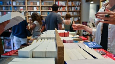 Rentrée littéraire 2025 : 484 romans et toujours des histoires de famille