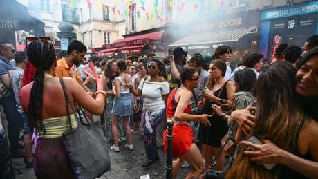 Anschlag-Serie in Frankreich - 145 Frauen bei Festival mit Spritze attackiert