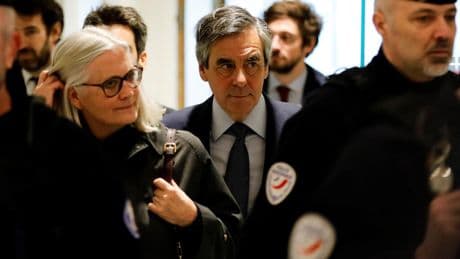 Emplois fictifs: l'ex-Premier ministre français François Fillon condamné à 4 ans de prison avec sursis