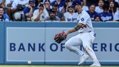 Plaschke: Missed chance to sweep Yankees leaves Dodgers in a precarious spot